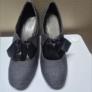 Ann Marino Women's Gray Heels with Black Bow
